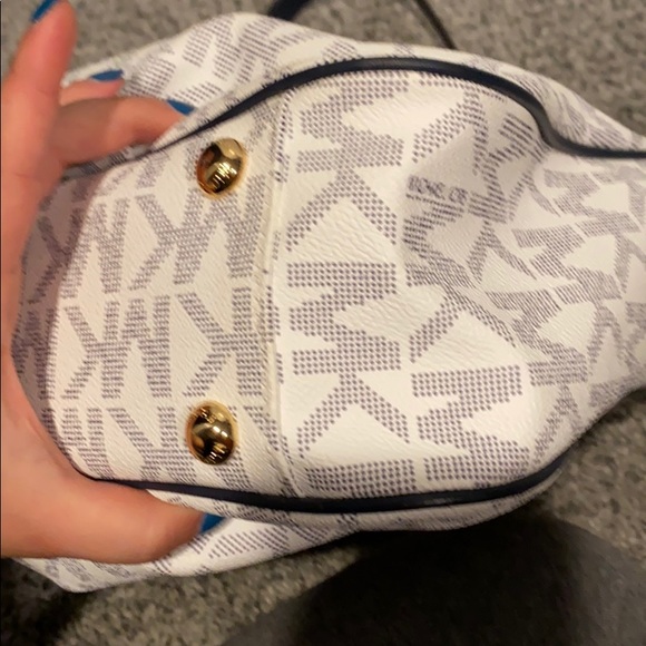 Michael Kors handbag - Picture 8 of 13